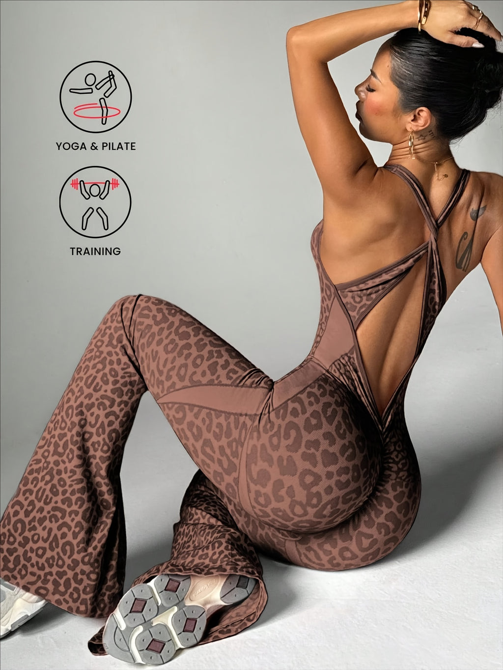 Macacão de Mulher com Estampado de Leopardo - Tecido Macio e Elástico, Decote em V Profundo e Calças em Efeito Flare, Conforto para Todas as Estações, Acolchoamento Removível no Peito, Looks Casuais a Formais