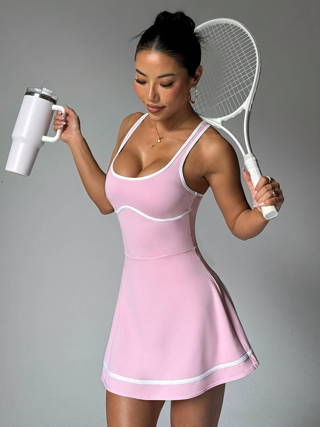 Conjunto de Saia Tênis Feminina Duas Peçes - Shorts Internos, Design Cruzado nas Costas, Ótimo Toque Macio e Elástico em Quatro Direções com Bolsos para Esportivo Casual