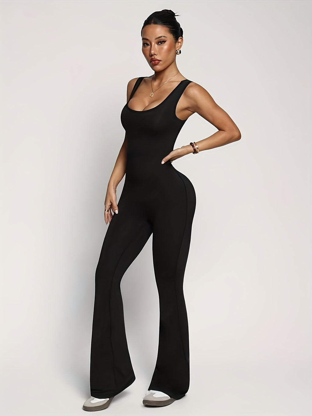 Macacão Bodycon Sem Costas para Mulheres - Leggings Flare de Alta Elasticidade sem Mangas, Traje Completo até o Chão Para Festa ou Ginástica, Lavável à Máquina (Preto Sólido), Macacões para Mulheres, Macacão Feminino Elegante e Sofisticado, Macacão Tudo em Um para Mulheres, Body para Mulheres, Macacão Preto para Mulheres, Roupas de Rave para Mulheres, Conjuntos de Verão para Mulheres, Macacões e Macaquetas para Mulheres, Conjuntos Elegantes para Mulheres, Roupas de Balada